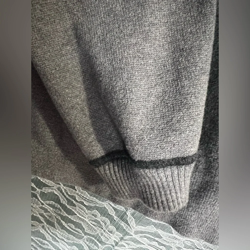 Eddie Bauer Men’s Gray Fitted Crewneck Sweater Size XL - Picture 5 of 6